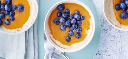 Bananengrießbrei mit Heidelbeeren