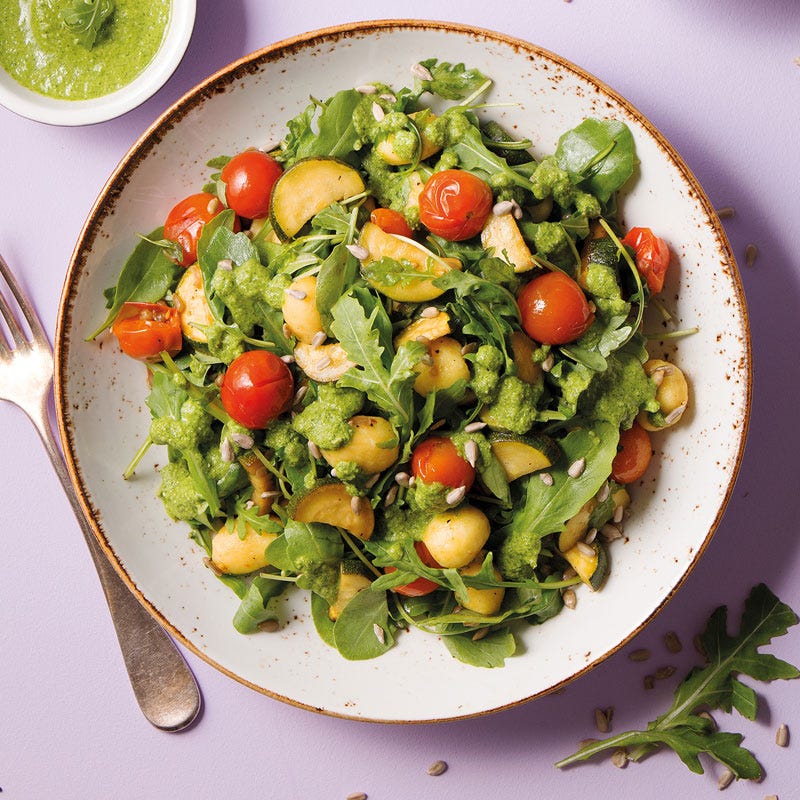 Gnocchisalat mit Honigtomaten und Rucolapesto