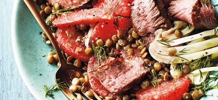 Steak-Fenchel-Salat mit Linsen und Grapefruit