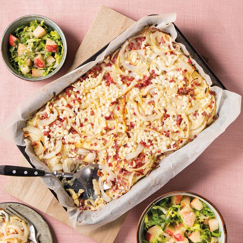 Elsässer Zwiebel-Kartoffel-Blech mit Romana-Birnen-Salat