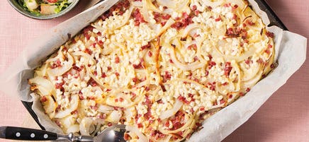Elsässer Zwiebel-Kartoffel-Blech mit Romana-Birnen-Salat