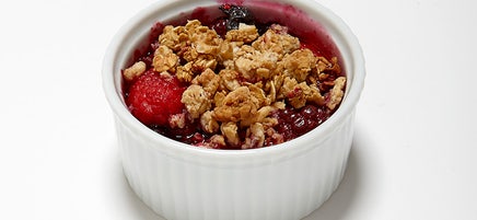 Quick berry crisp