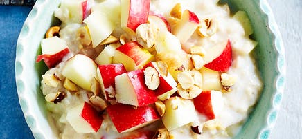 Apple and hazelnut porridge