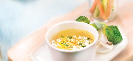Sauce dip sucrée au curry et crudités