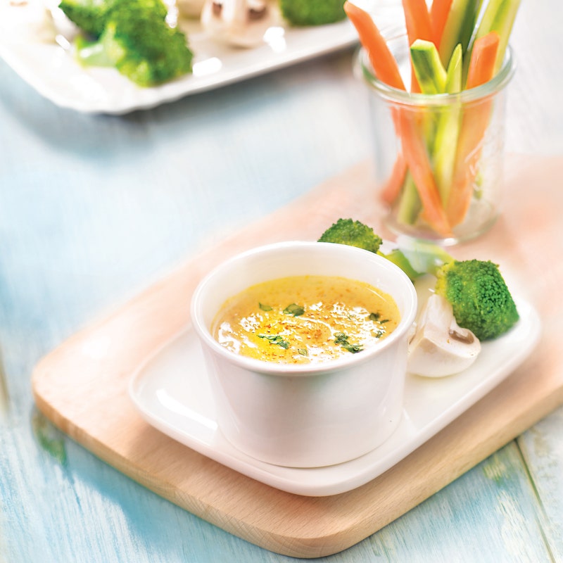 Sauce dip sucrée au curry et crudités