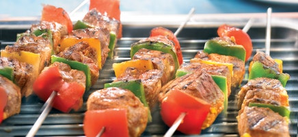 Brochette de porc mariné aux 3 poivrons