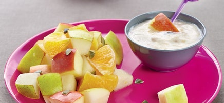 Bâtonnets de fruits et sauce dip à la banane