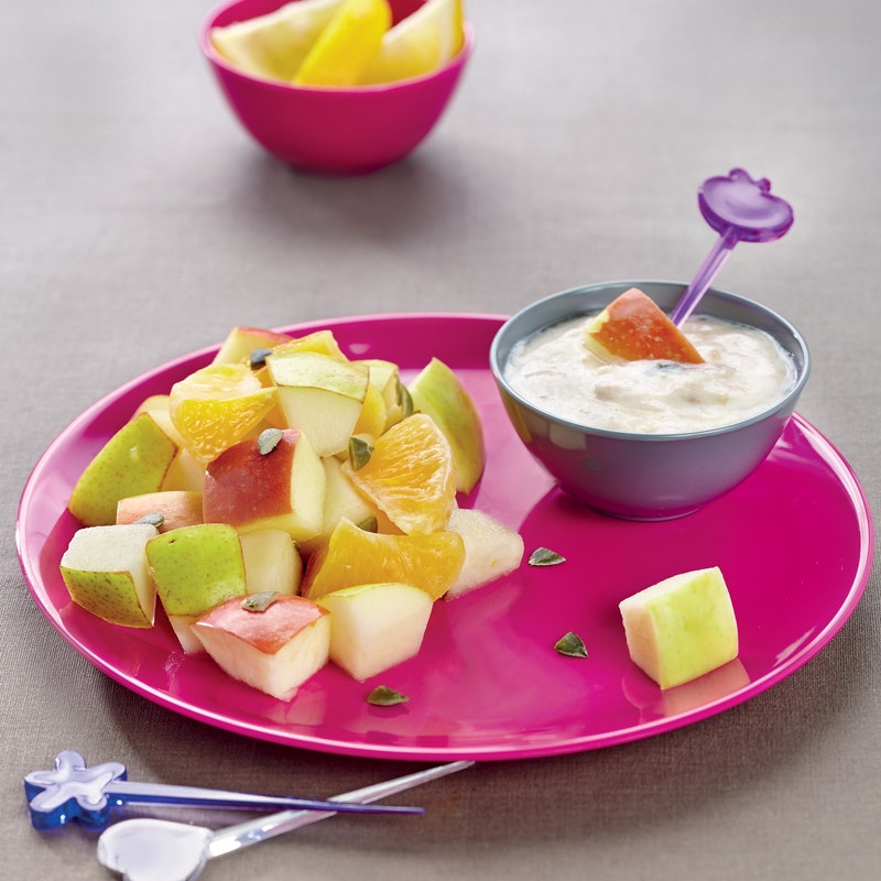 Bâtonnets de fruits et sauce dip à la banane