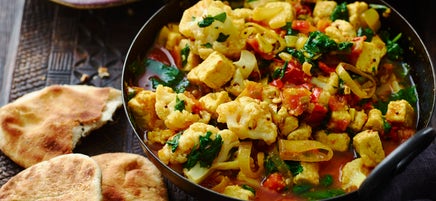 Quorn™, cauliflower & spinach curry