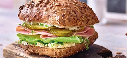 Pain multigrain au jambon