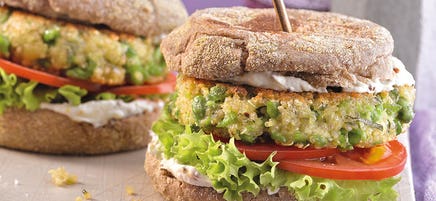 Erbsen-Quinoa-Burger mit Minze