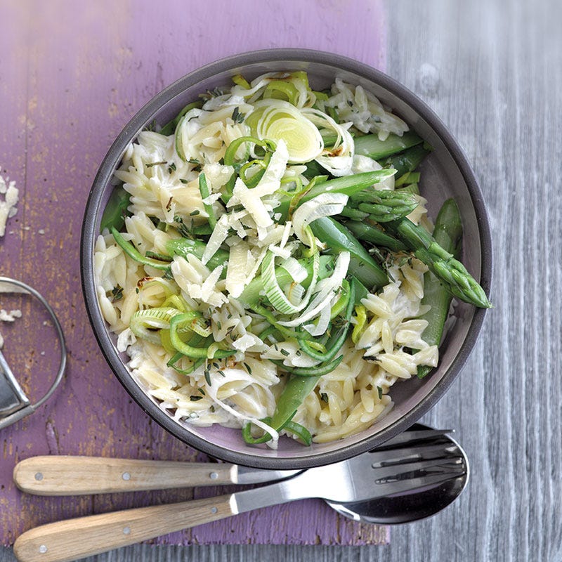 Risoni-Risotto mit Lauch und Spargel / Nudel-Risotto mit Lauch und Spargel