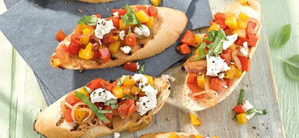 Bruschetta poivrons-feta