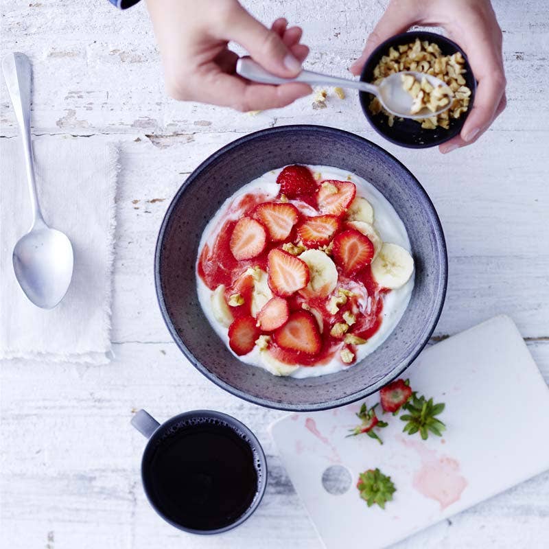 ViktVäktarna - Yoghurt med banan, jordgubbar och valnötter