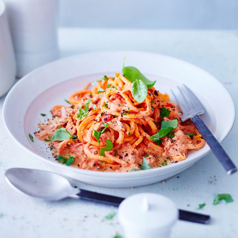 Karottenspaghetti mit Thunfisch