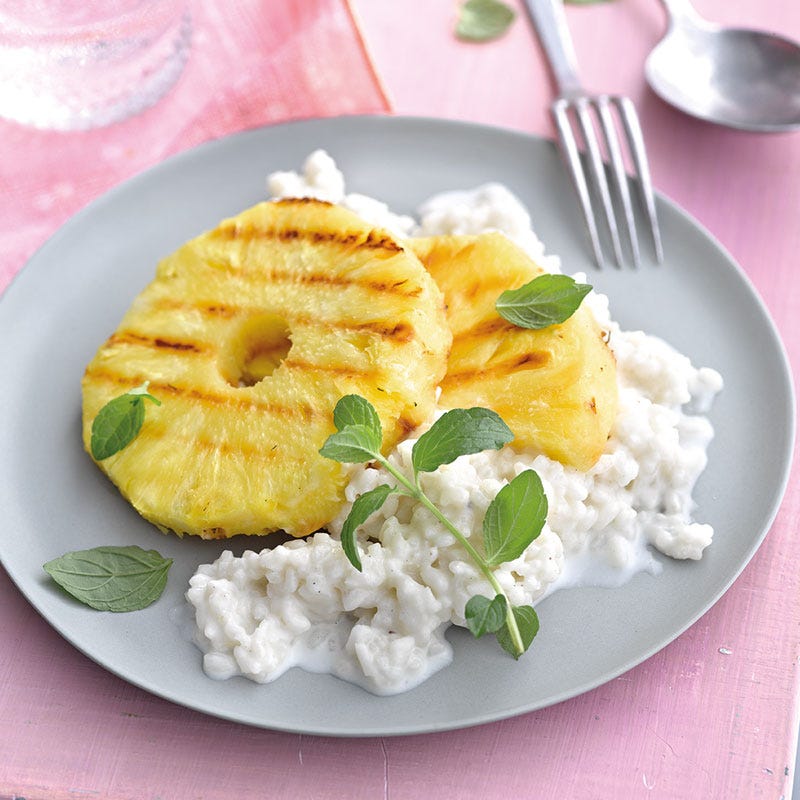 Kokosmilchreis mit gegrillter Ananas