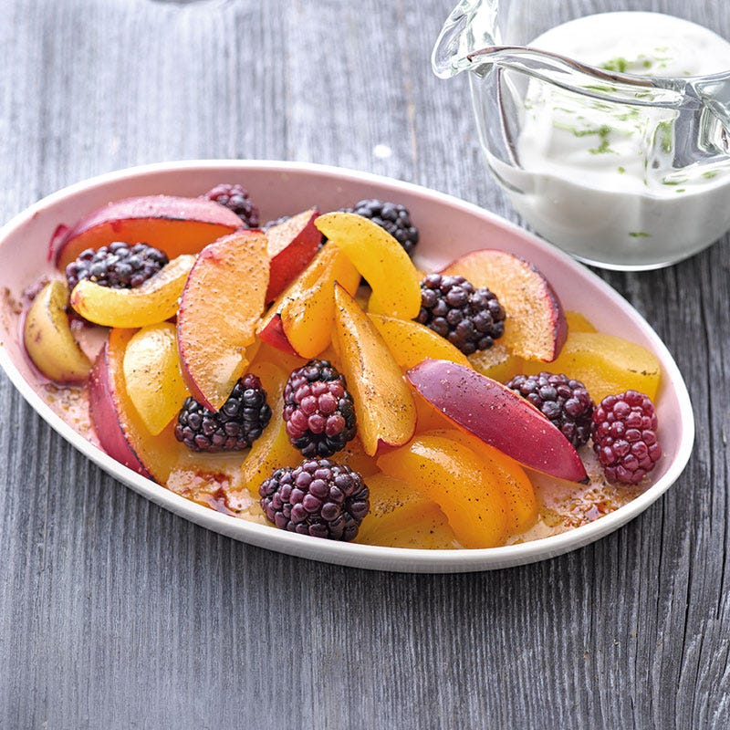 Karamellisierte Sommerfrüchte mit Joghurtcreme / Karamellisiertes Sommerobst mit Joghurtcreme