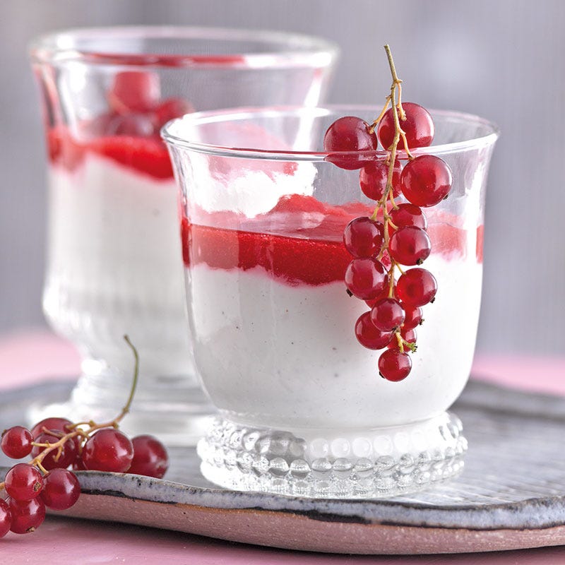Vanillecreme mit Johannisbeerpüree