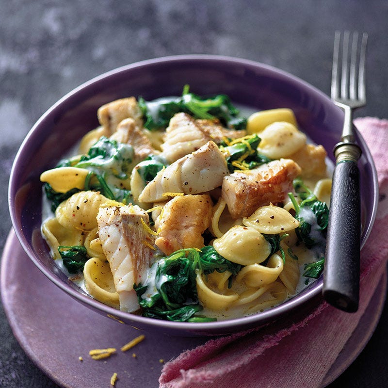 Spinatorecchiette mit Seelachs in Zitronensauce