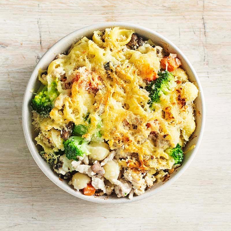 Chicken and mushroom pasta gratin