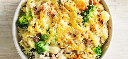 Chicken and mushroom pasta gratin