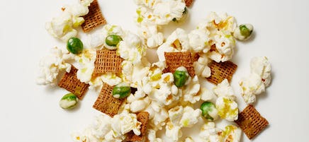 Sweet & spicy wasabi snack mix