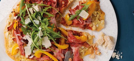 Blumenkohlpizza mit Kochschinken