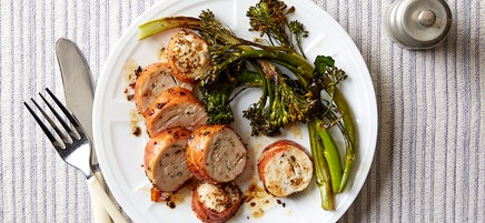 Poulet assaisonné façon porchetta avec broccolini rôti