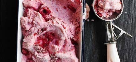 Frozen yoghurt med hallon
