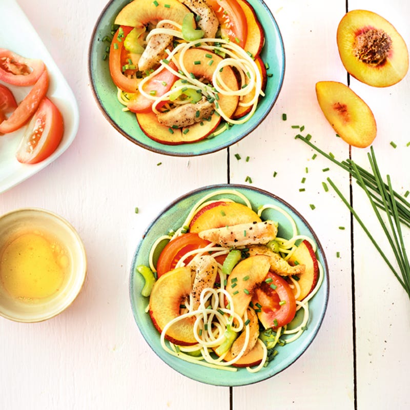 Photo de/du Salade tiède de nectarines, tomates et dinde rôtie par WW