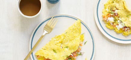 Smoked salmon & goat cheese omelet