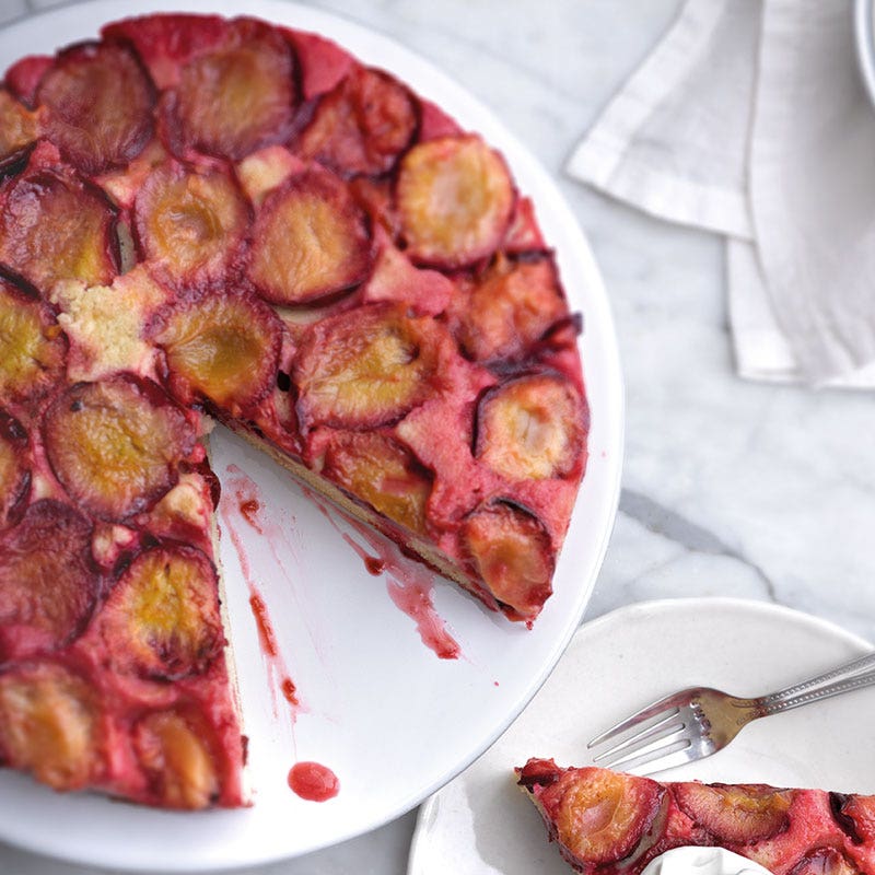 Gestürzter Pflaumenkuchen
