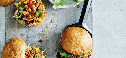 Pulled pork burger