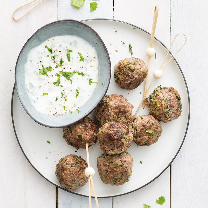 Keftas de boeuf aux courgettes, sauce au yaourt