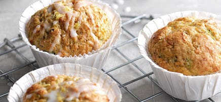 Nussmuffins mit Zitronenglasur