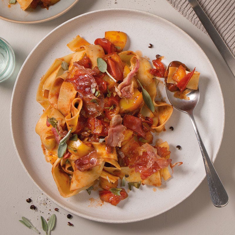 Pappardelle mit Letscho und Serrano-Schinken