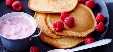 Pancakes mit cremigem Himbeerjoghurt