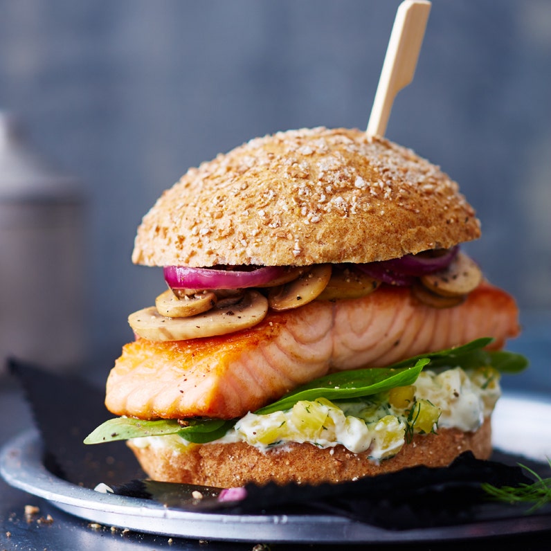 Lachs-Ananas-Burger