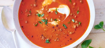 Soupe de tomate à la viande hachée