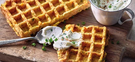 Gemüsewaffeln mit Schnittlauchquark