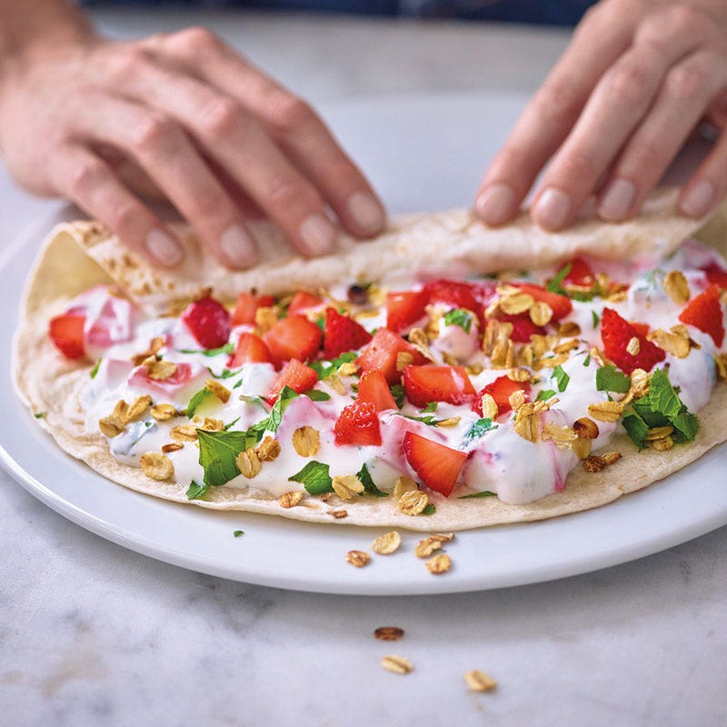 Frühstücks-Wrap mit Erdbeeren