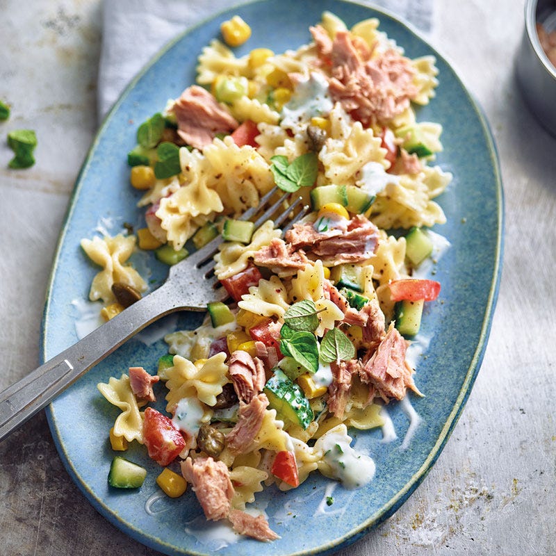 Nudelsalat mit Thunfisch und Joghurtdressing