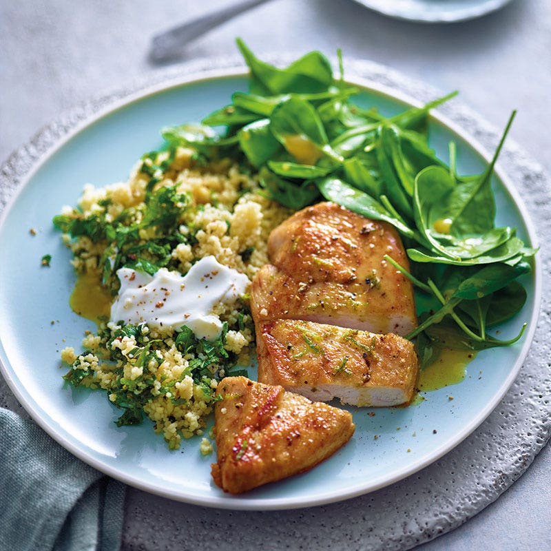 Minzcouscous mit Limettenhähnchen und Spinatsalat
