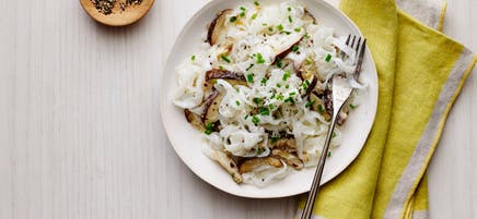 Skinny Pasta Fettuccine Alfredo with Mushrooms