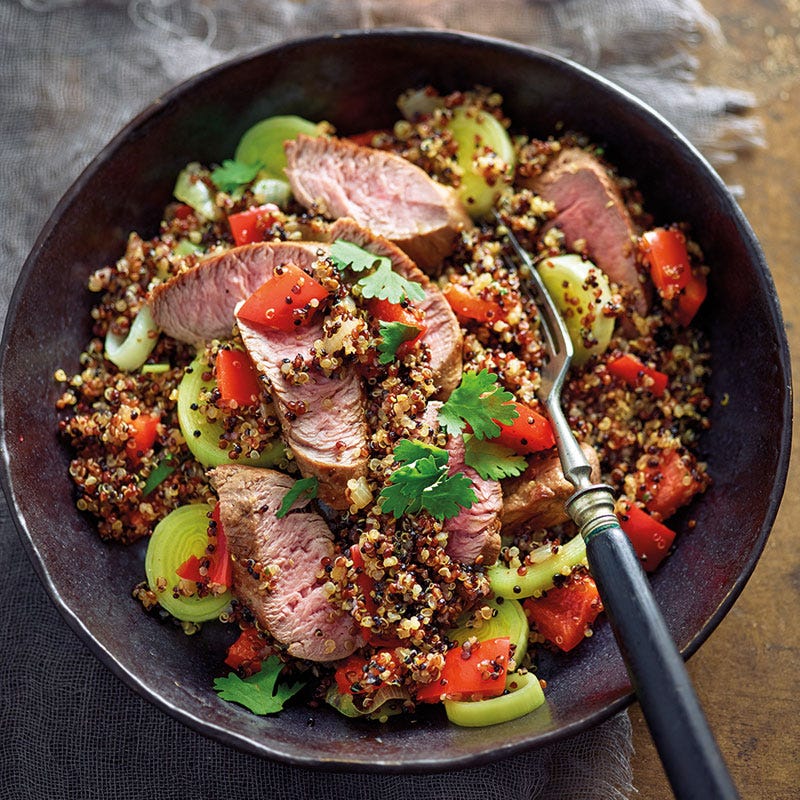 Gebratene Quinoa mit Lammfilet