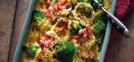 Kartoffel-Brokkoli-Gratin mit Parmesan-Kräuter-Kruste