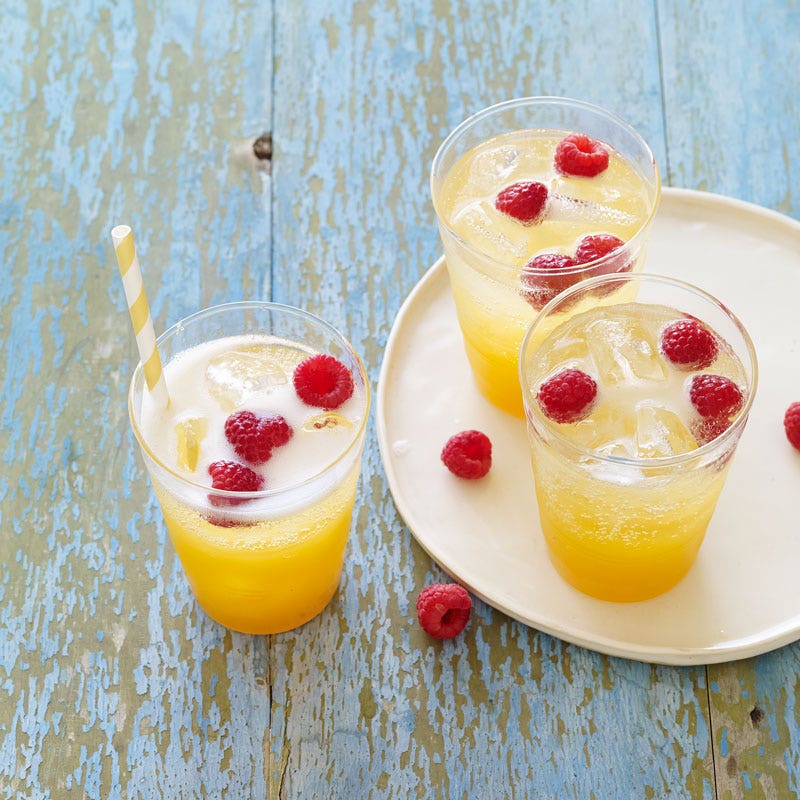 Peach-raspberry sparkling punch