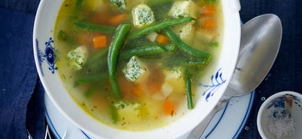 Gemüsesuppe mit Eierstich