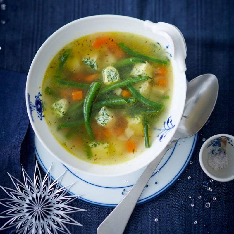 Gemüsesuppe mit Eierstich