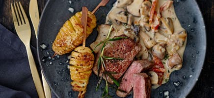 Rindsfiletsteak mit Fächerkartoffeln und Pilzrahmsauce